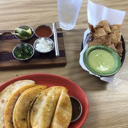 Casa de Nena - 3 tacos with the fixings