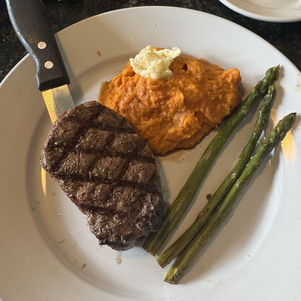 The Lighthouse - Filet with asparagus and sweet potatoes - New American Near Me - Seneca, South Carolina The Lighthouse - Filet with asparagus and sweet potatoes - New American Near Me - Seneca, South Carolina