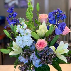 Linda's Flowers & More