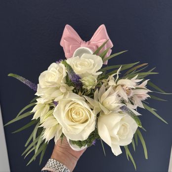 Delicate Flowers - Floral Designers Near Me - Palm Springs, California Delicate Flowers - Floral Designers Near Me - Palm Springs, California