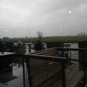 Hajé - Lekker terras, nu nog een beetje verregend, maar binnenkort vast genieten - Modern European Near Me - Nieuwegein, Utah