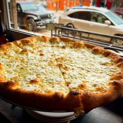 Rosalee’s Pizzeria - White pie