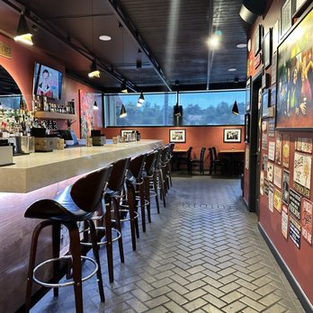 Phil’s - Bar area - American Near Me - Thousand Oaks, California Phil’s - Bar area - American Near Me - Thousand Oaks, California