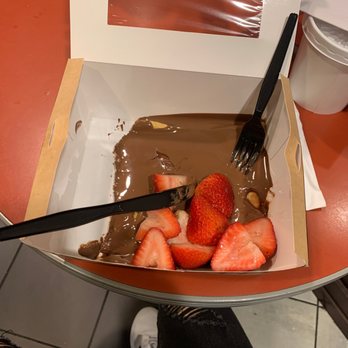Chocolate Bash - stwawbewwy cwepe - Desserts Near Me - Irvine, California