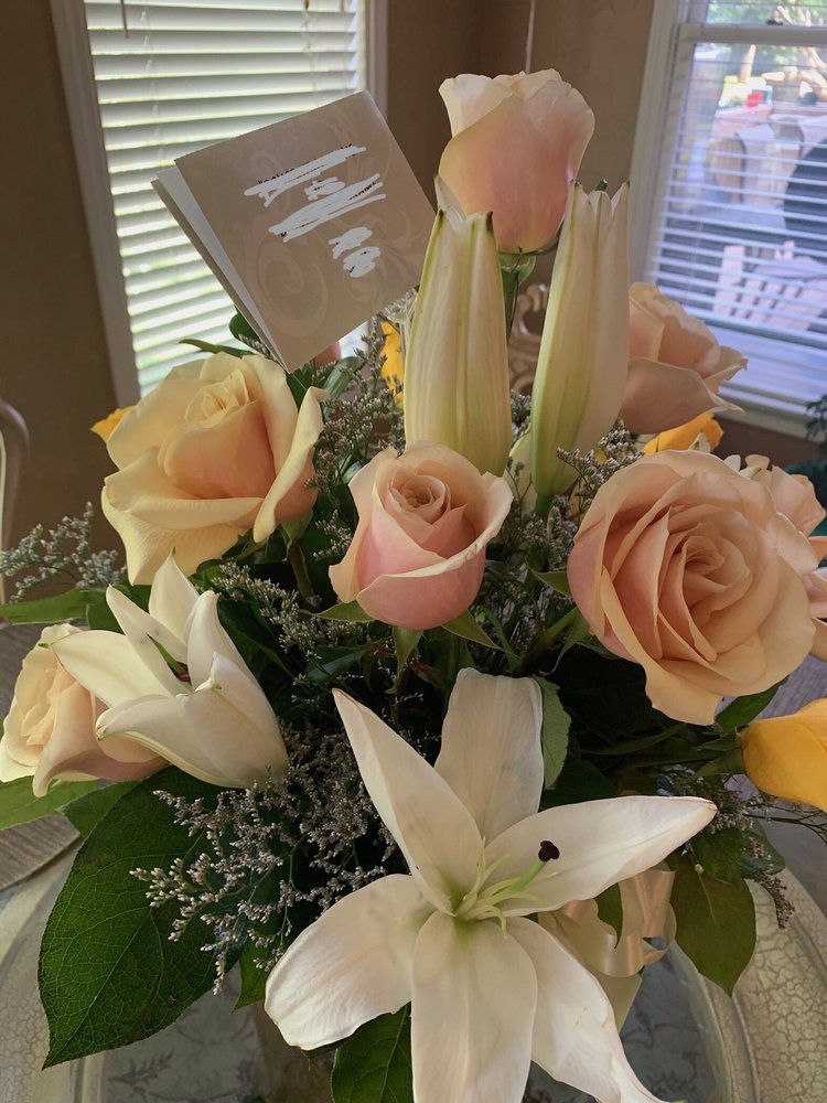 LELAND’S FLOWERS Updated May 2024 9714 Blue Ridge Blvd, Kansas City