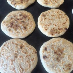 Mi Paisano - Delicious Pupusas / Pupusas Deliciosas