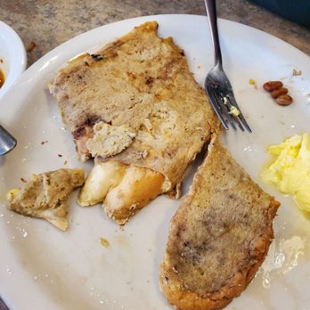 Cafe On the Common - Soggy uncooked underside of french toast - Breakfast & Brunch Near Me - Mansfield, Massachusetts