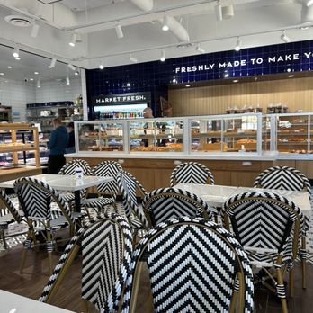 Paris Baguette - Dining Area - Bakeries Near Me - Sacramento, California Paris Baguette - Dining Area - Bakeries Near Me - Sacramento, California