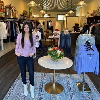 Veza - Women's Clothing Near Me - Sioux Falls, South Dakota