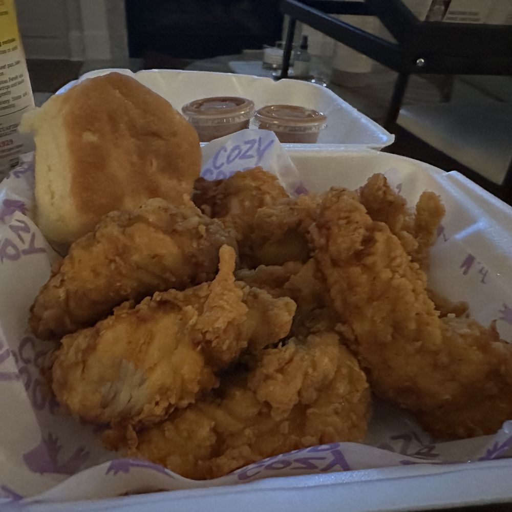 Six tender meal with a biscuit Six tender meal with a biscuit