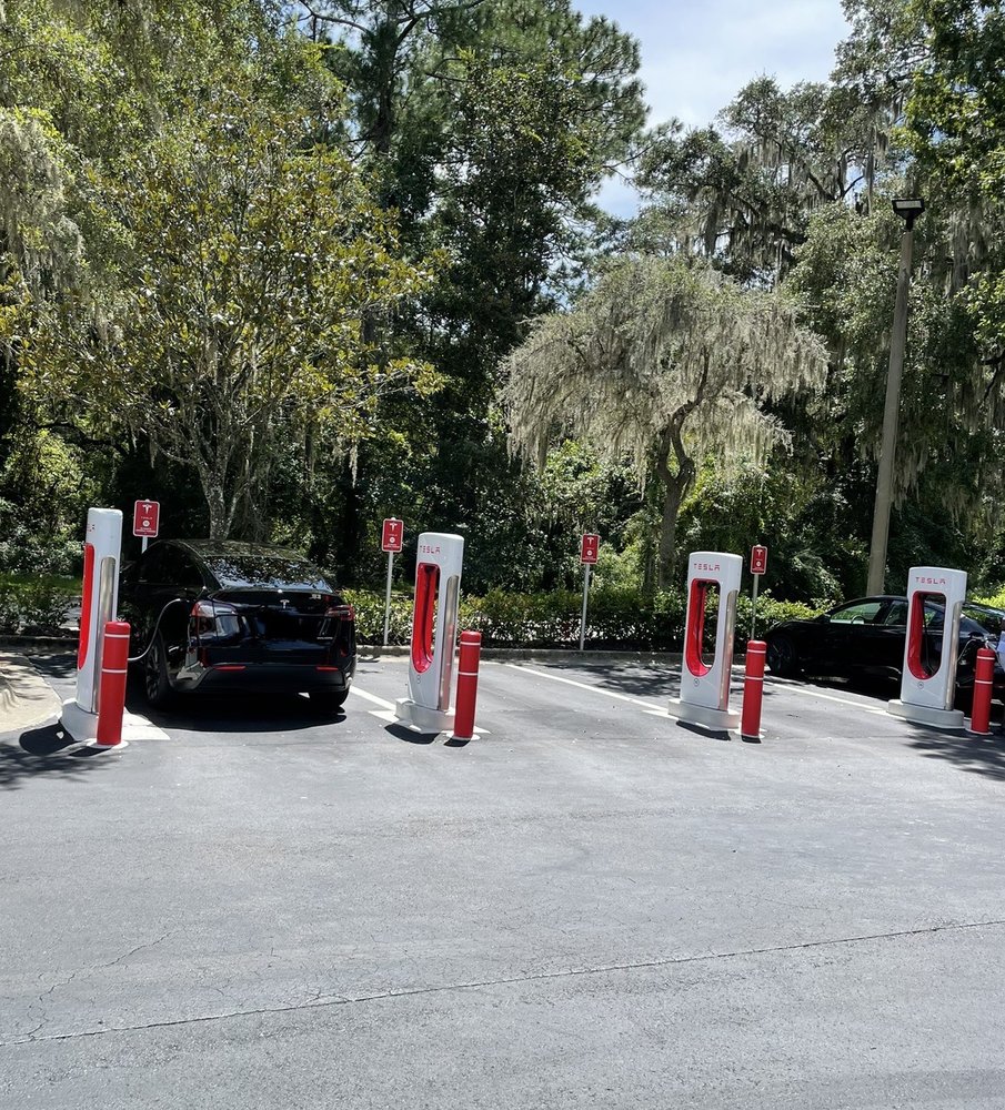 TESLA SUPERCHARGER Updated July 2024 9401 NW 39th Ave, Gainesville