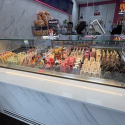 Talpa Supermercados - Morrow - Desserts at front entrance