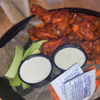 Ned Devine's Irish Pub - Buffalo Wings - Music Venues Near Me - Boston, Massachusetts