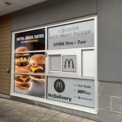 McDonald's - McDonald's - Drive-thru late night pickup
