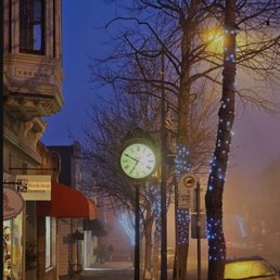 Photo by local Pat O'Neill. Shop on left. Photo by local Pat O'Neill. Shop on left.