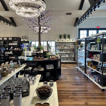 Gervasi Vineyard Resort & Spa - Gift shoppe - Italian Near Me - Canton, Ohio