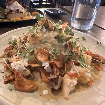 Le Passé Composé - Vegetarian Goat cheese cauliflower eggs - Breakfast & Brunch Near Me - Montreal, Quebec Le Passé Composé - Vegetarian Goat cheese cauliflower eggs - Breakfast & Brunch Near Me - Montreal, Quebec