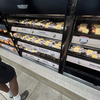 Buc-ee's - Hot food - Gas Stations Near Me - Calhoun, Georgia