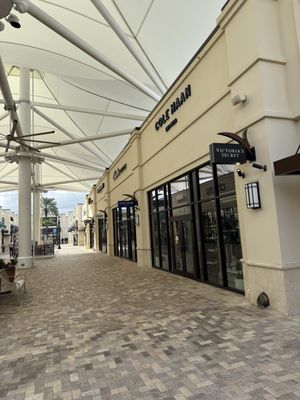 Tanger Outlets Palm Beach by null