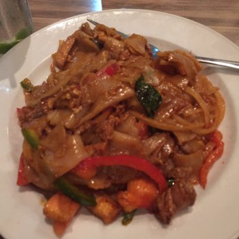 Samui Thai Cuisine - Beef flat noodles - Thai Near Me - Plano, Texas Samui Thai Cuisine - Beef flat noodles - Thai Near Me - Plano, Texas