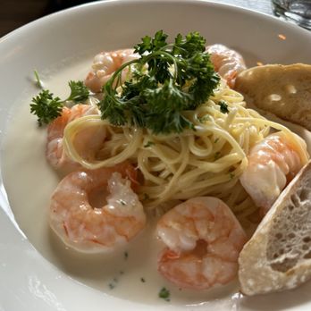 Amherst Public House - Shrimp scampi - American Near Me - Amherst, Massachusetts
