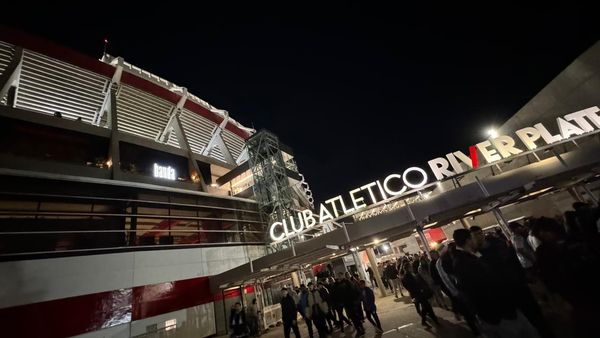 Estadio Monumental by null