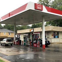 Fill N Shop - Building Exterior