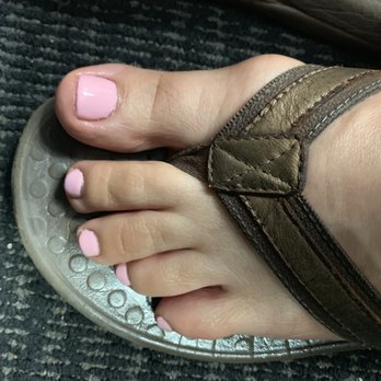 Ispa Nails - Gel pedicure - Nail Salons Near Me - Wilmington, Delaware