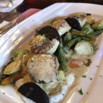 Saints and Scholars - Scallops with Black pudding in Cauliflower purée yum - Bars Near Me - Yonkers, New York Saints and Scholars - Scallops with Black pudding in Cauliflower purée yum - Bars Near Me - Yonkers, New York