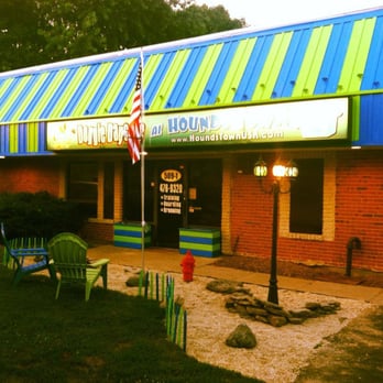 Hounds Town - Pet Sitting Near Me - Port Jefferson Station, New York Hounds Town - Pet Sitting Near Me - Port Jefferson Station, New York