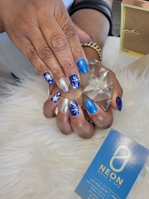 Holiday Nails 🎄🎃 - Step into the festive spirit with our Holiday Nails Portfolio! Our talented nail artists have crafted a stunning collection of seasonal designs think shimmering reds, sparkling greens, elegant metallics, and playful winter motifs. Whether you’re dreaming of classic Christmas colors, Halloween, glittering New Year’s glam, or subtle snowy accents, we have something to match every holiday mood.
