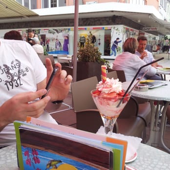Eiscafe Cantonati - Erdbeerbecher - Cafes Near Me - Zweibrücken, RP Eiscafe Cantonati - Erdbeerbecher - Cafes Near Me - Zweibrücken, RP