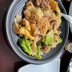 Bamboo Thai Bistro - Pad See Ew Dinner