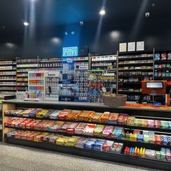 UR Convenience Store Snax Smoke