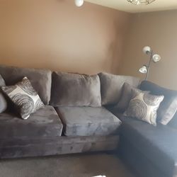 Jaron's Furniture Outlet - The furniture delivered so quickly.