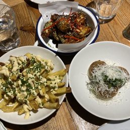 Patatas fritas, chicken wings, mushroom croquettes Patatas fritas, chicken wings, mushroom croquettes