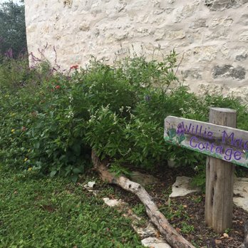 Homestead - Bed & Breakfast Near Me - Dripping Springs, Texas
