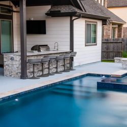Pool builder, pool contractor, swimming pool builder, swimming pool contractor, pool installation, swimming pool installation