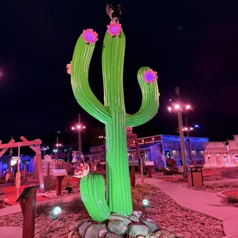 Scooby Doo Mystery Putt - Decor - Mini Golf Near Me - Pigeon Forge, Tennessee Scooby Doo Mystery Putt - Decor - Mini Golf Near Me - Pigeon Forge, Tennessee