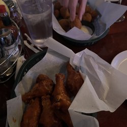 Mama Romito's Pub & Pizzeria - Buffalo wings