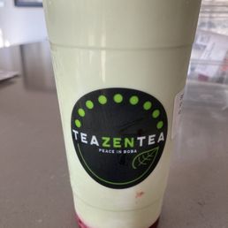 Matcha Strawberry Matcha Latte - so little strawberry :(
