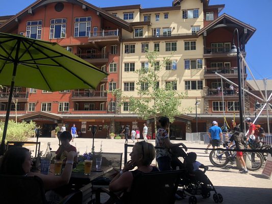 Paradise Pizzeria & Ice Creamery by null