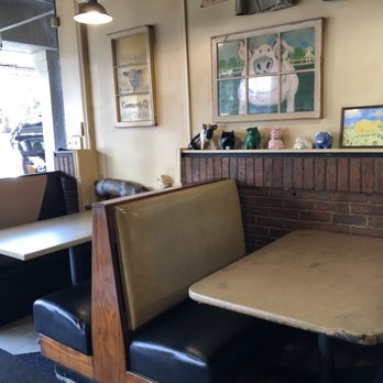 Community Q BBQ - The booths remain empty due to no indoor dining allowed. - Barbeque Near Me - Decatur, Georgia Community Q BBQ - The booths remain empty due to no indoor dining allowed. - Barbeque Near Me - Decatur, Georgia
