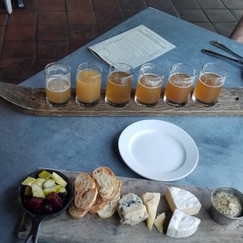 Idletyme - Beer flight & cheese board - American Near Me - Stowe, Vermont
