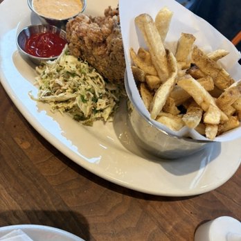 Browns Socialhouse Albany - Pubs Near Me - Edmonton, Alberta