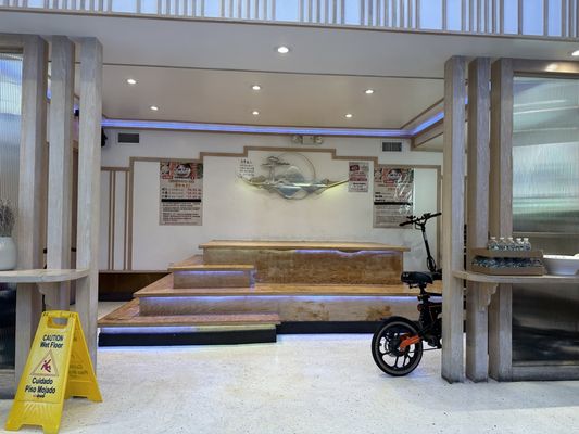 Chong Qing Wharf Hot Pot & LAANKEE LEMON TEA山城码头火锅&澜记港式茶饮 by null