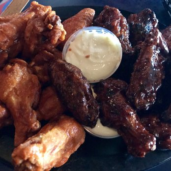 Elmo's - wings were soooo good! half hot, half cajun bbq - American Near Me - Getzville, New York