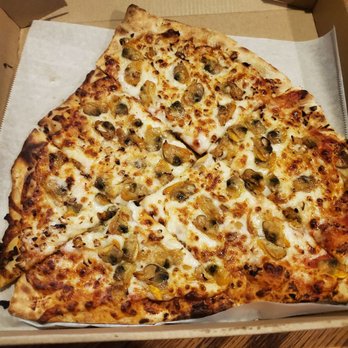 Bronco Billy's Pizza Palace - Slice of clam and garlic - Pizza Near Me - Union City, California Bronco Billy's Pizza Palace - Slice of clam and garlic - Pizza Near Me - Union City, California