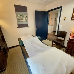 The Healing Arts Center of Philadelphia - Acupuncture Treatment Room  - Clean and Bright