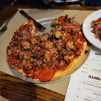 Fixture Pizza Pub - Pizza Near Me - Milwaukee, Wisconsin